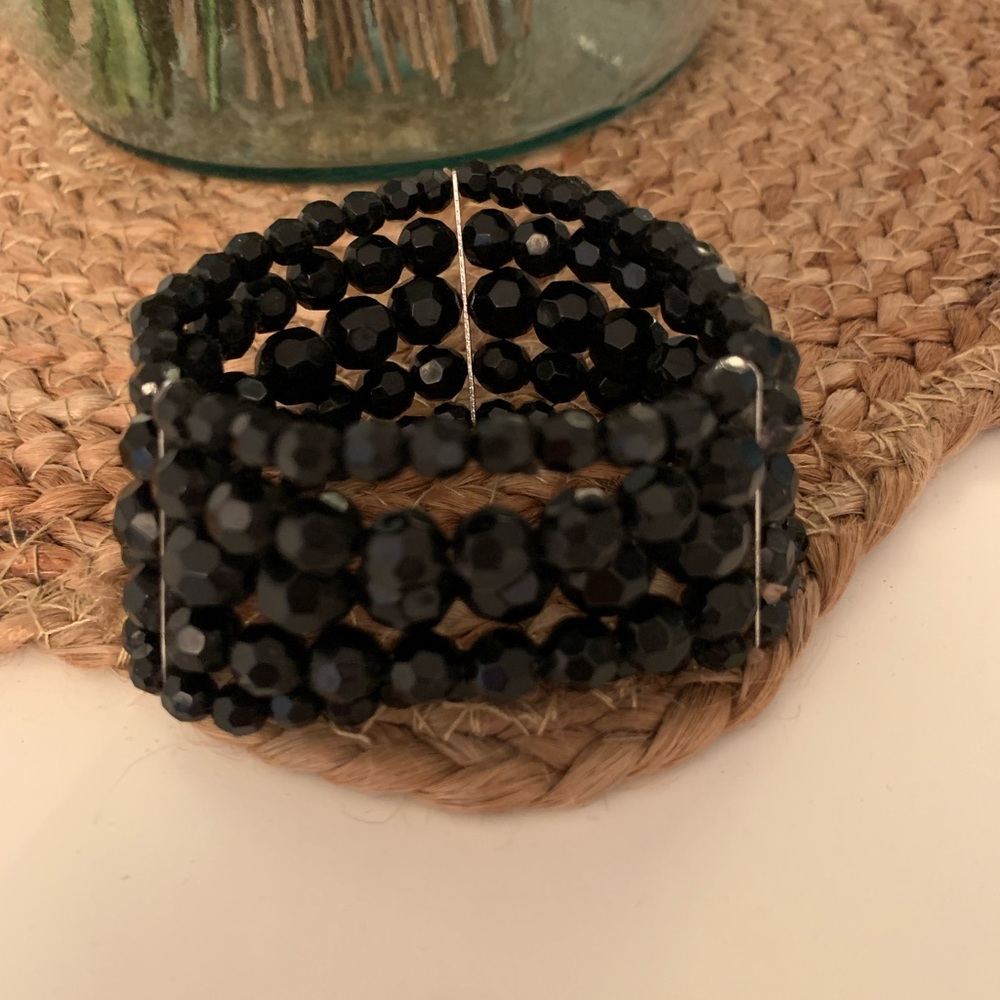 Women’s beaded stretch bracelet (5 rows)